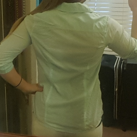 G.H. Bass & Co. 3/4 Sleeved Button Down Shirt - Picture 2 of 3